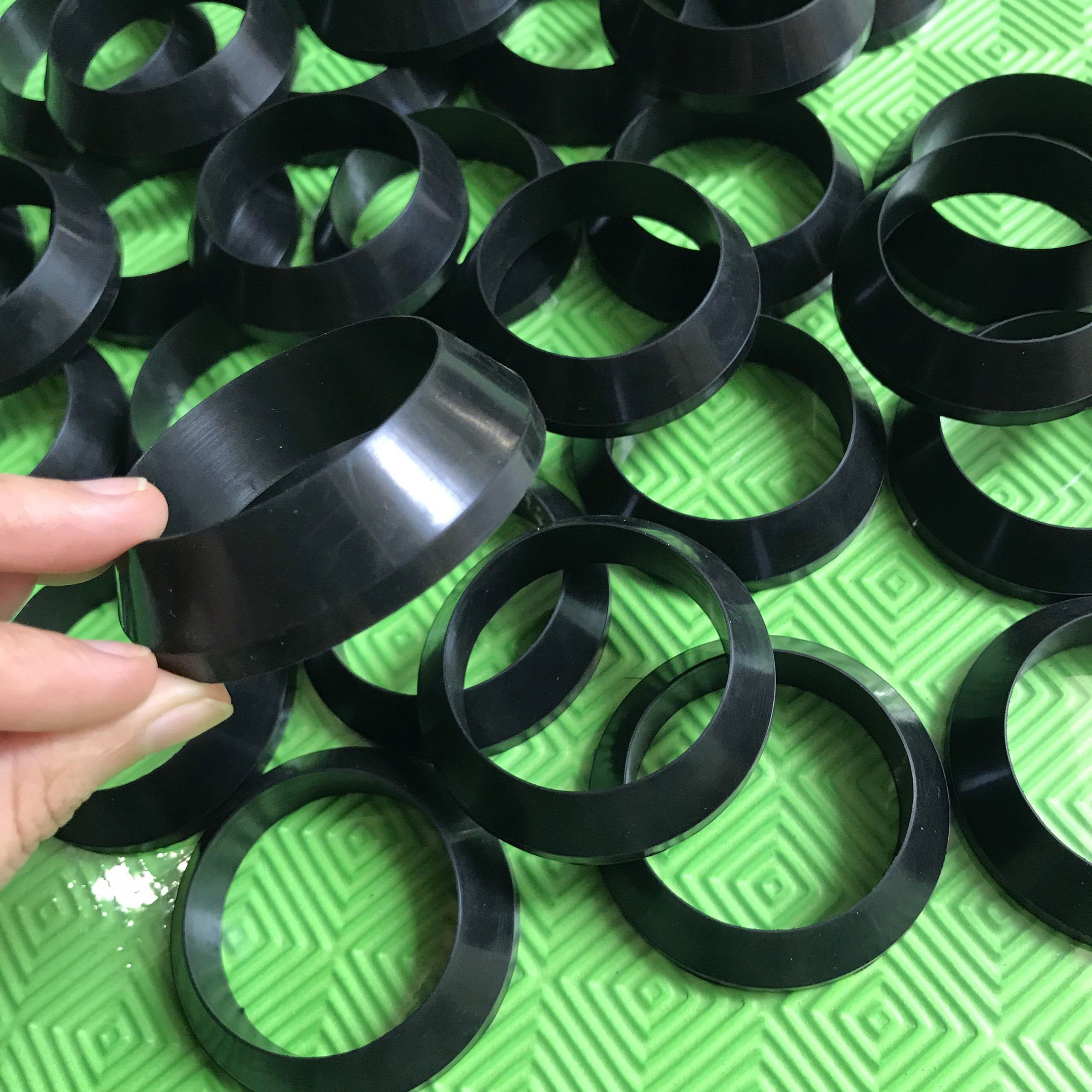 Gia Công Ép Cao Su Kỹ Thuật TP HCM Video